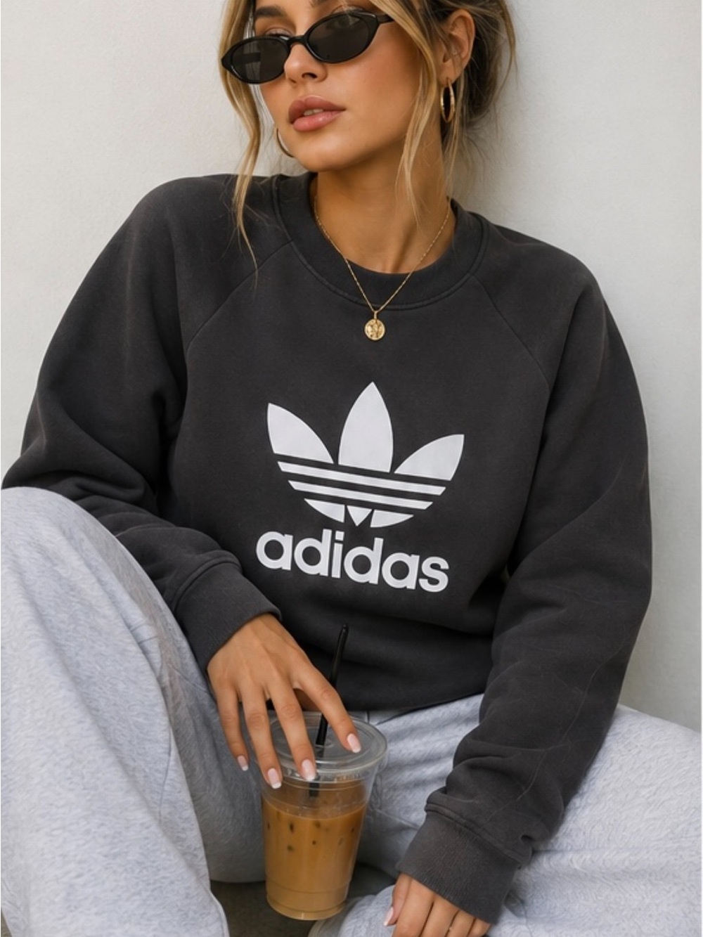 adidas Originals Black Trefoil Logo Crewneck Sweatshirt XS